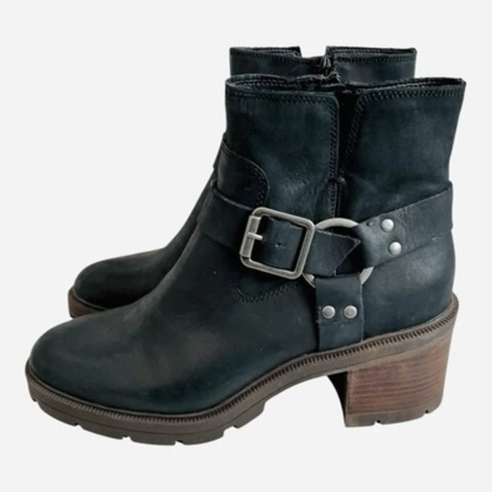 Lucky Brand Slyvin Black Leather Harness Ankle Boot Lug Sole Women's Size 9M NIB